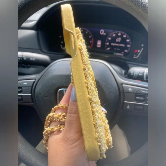 💖 Chanel Tweed iPhone 12 holder with flap card holder and chain - Picture 2 of 12